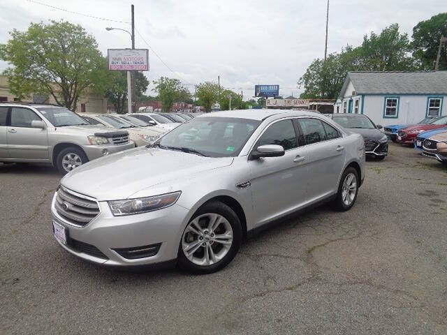 2015 Ford Taurus SEL