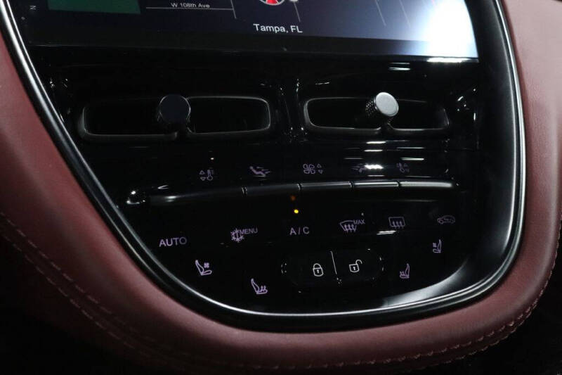 2021 Aston Martin DBX