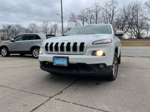 2014 Jeep Cherokee for sale at Ideal Cars in Hamilton OH