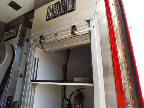 2015 Freightliner M2 106