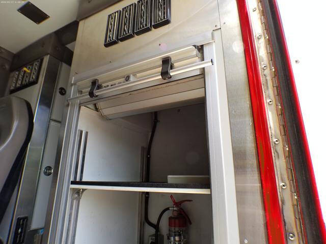 2015 Freightliner M2 106