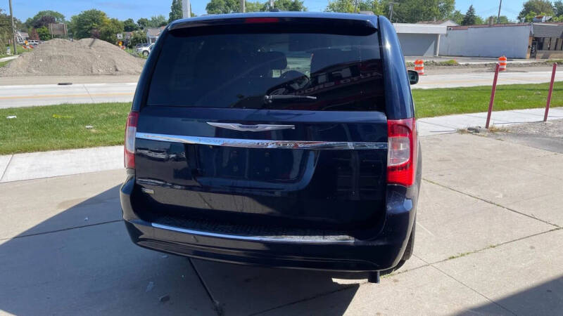 2014 Chrysler Town and Country Touring