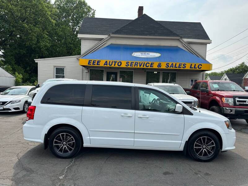2017 Dodge Grand Caravan for sale at EEE AUTO SERVICES AND SALES LLC in Cincinnati OH