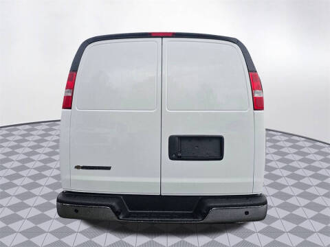 2025 Chevrolet Express 2500