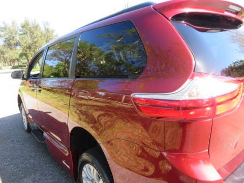 2017 Toyota Sienna XLE Premium 8-Passenger