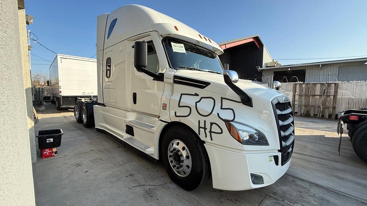 2020 Freightliner Cascadia for sale at KING TRUCK TRAILER SALES in Bakersfield, CA