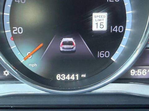 2016 Volvo XC70 T5 Platinum