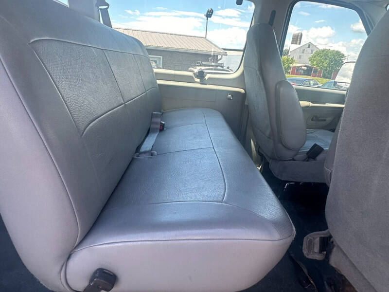 2005 Ford E-Series E-350 SD XL