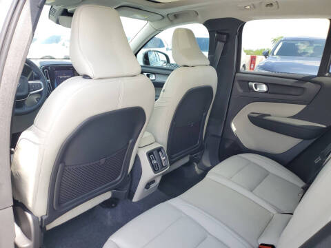 2026 Volvo XC40 B4 Plus