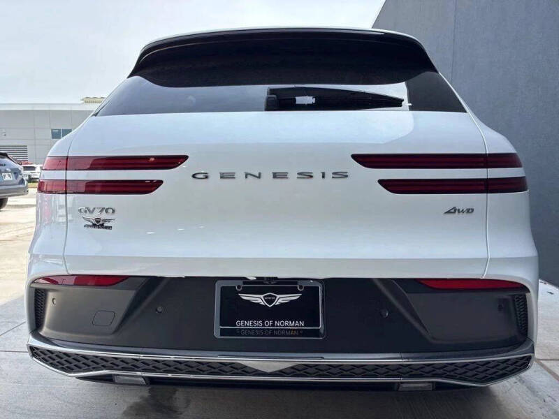 2026 Genesis GV70 2.5T Select