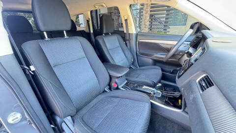 2018 Mitsubishi Outlander ES