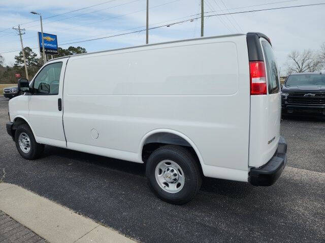 2025 Chevrolet Express 2500