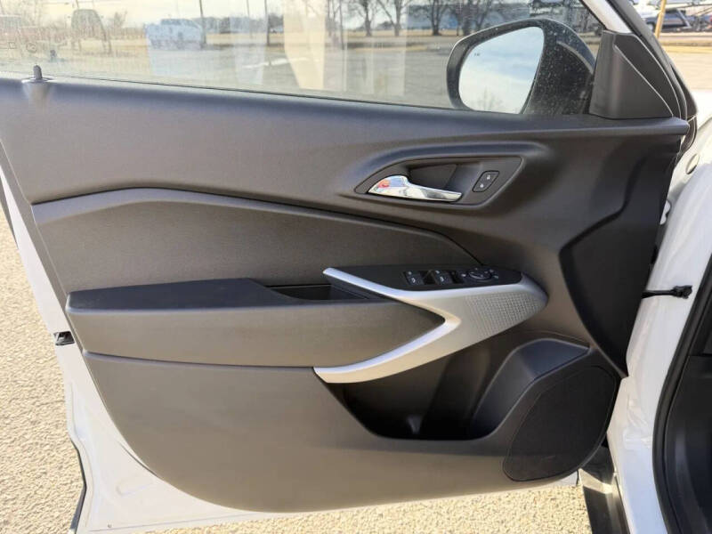 2025 Chevrolet Trax RS