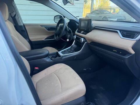 2020 Toyota RAV4 Hybrid LE