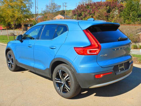 2025 Volvo XC40 B5 Core Bright Theme