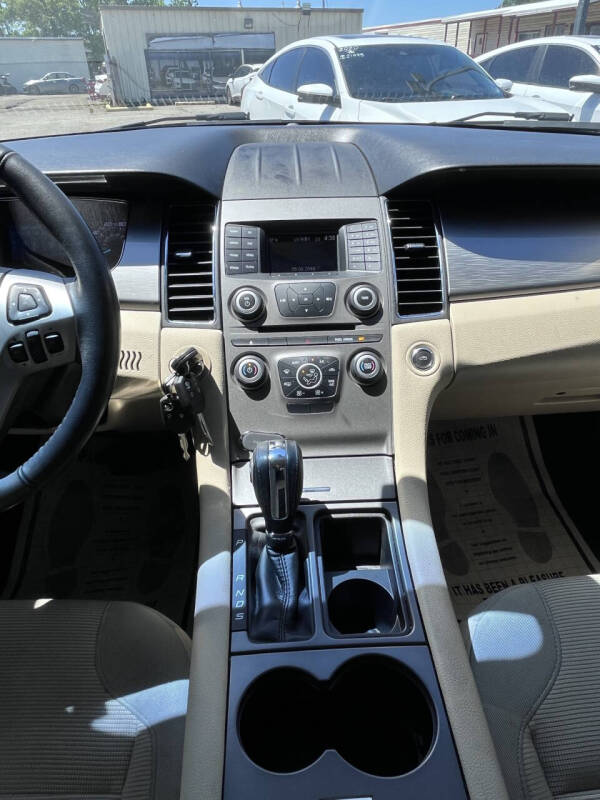 2018 Ford Taurus SEL