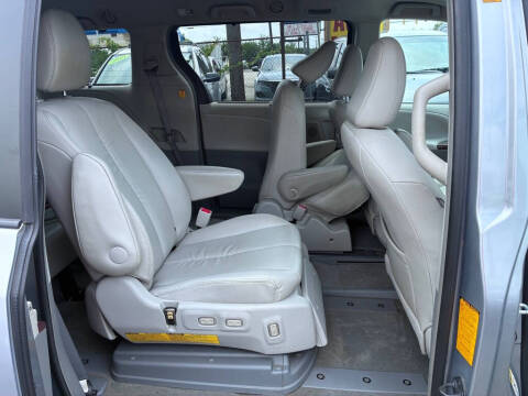 2012 Toyota Sienna