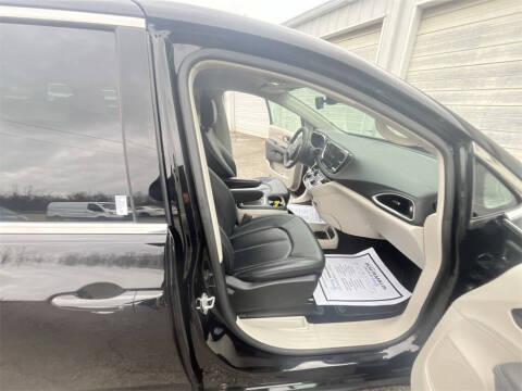 2024 Chrysler Pacifica Touring L