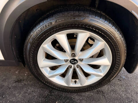 2019 Infiniti QX50 Essential