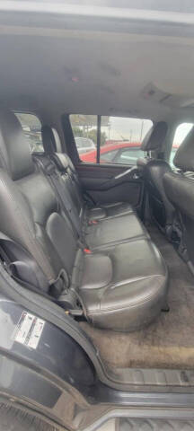 2012 Nissan Pathfinder LE