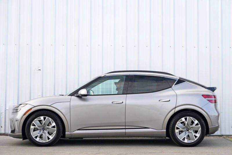 2024 Genesis GV60 Standard