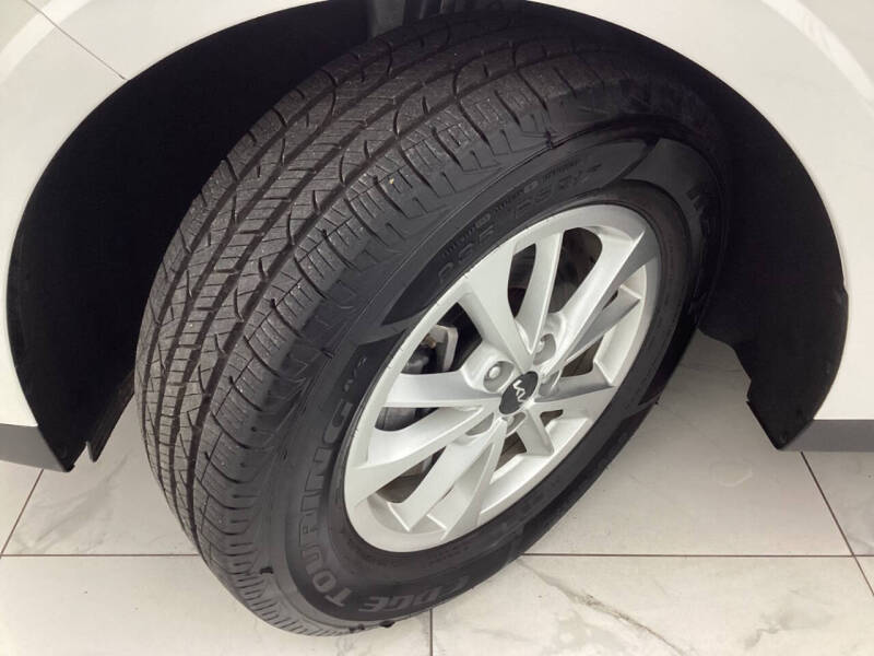 2023 Kia Carnival LX