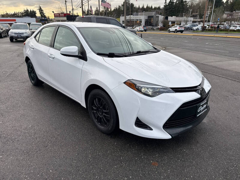 2018 Toyota Corolla LE photo 7