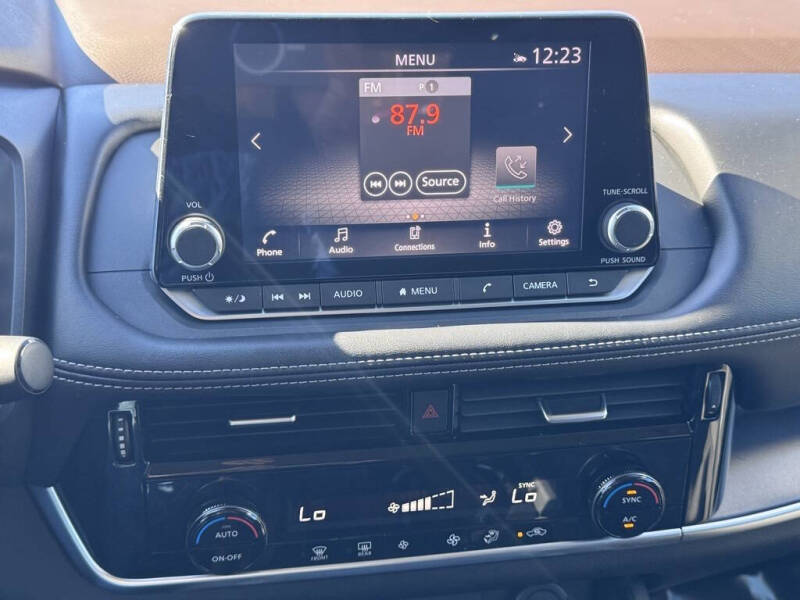 2022 Nissan Rogue SV