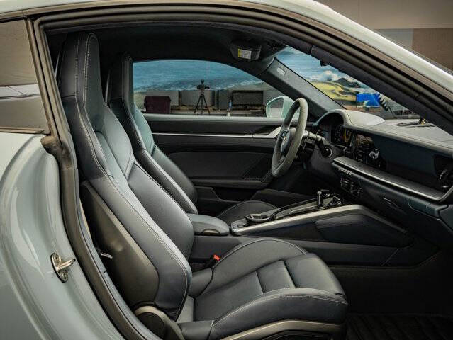 2025 Porsche 911 Carrera GTS