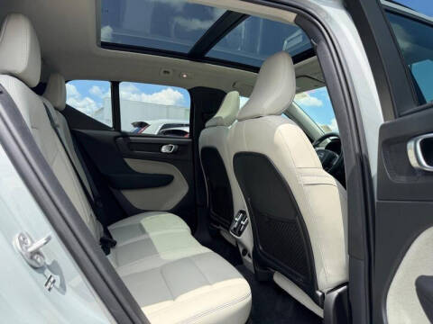 2026 Volvo XC40 B5 Plus