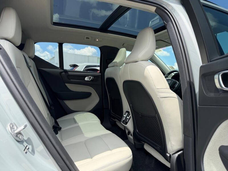 2026 Volvo XC40 B5 Plus