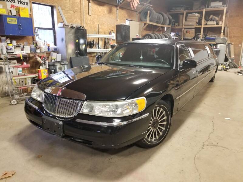 2002 Lincoln Town Car for sale at Mancuso Country Auto in Batavia NY