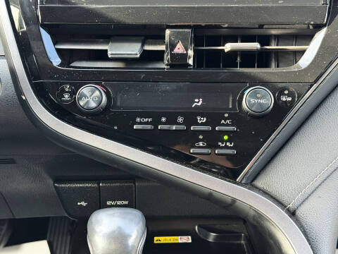 2023 Toyota Camry Hybrid SE