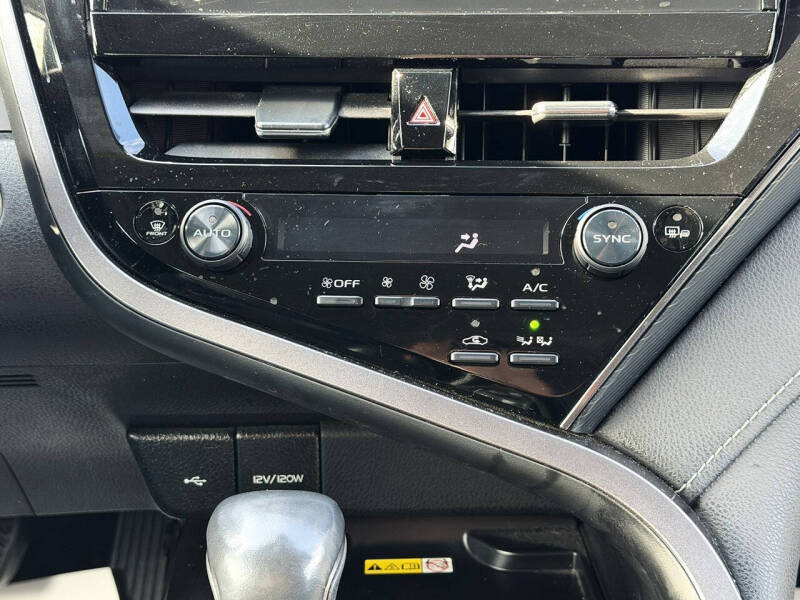 2023 Toyota Camry Hybrid SE