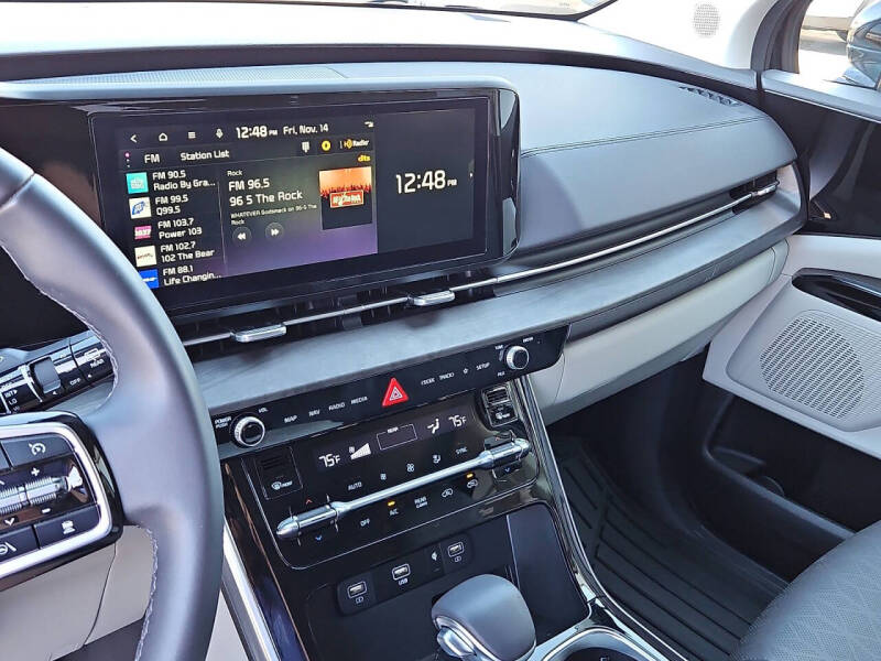 2024 Kia Carnival EX