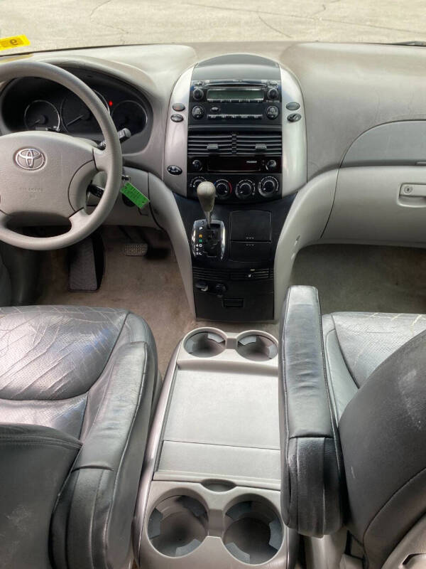 2007 Toyota Sienna CE 8-Passenger