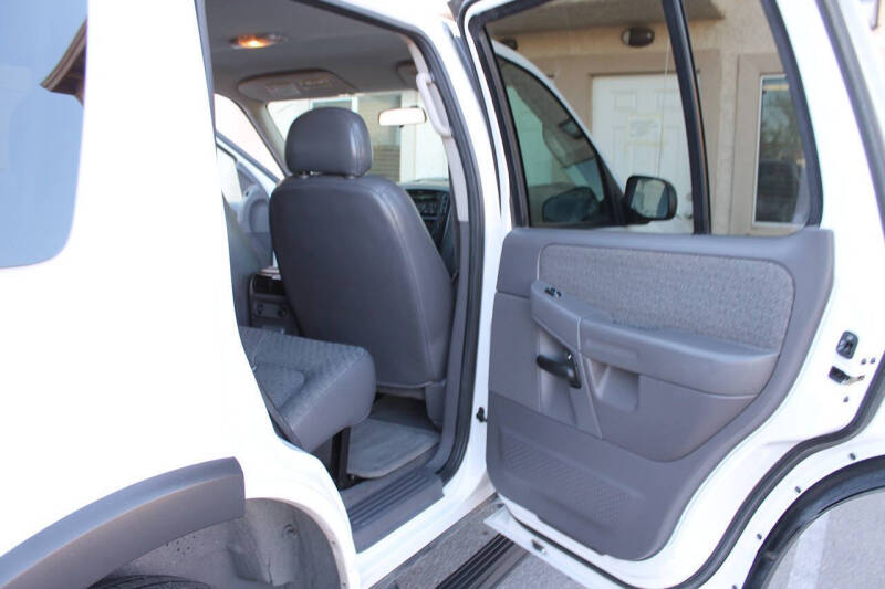 2003 Ford Explorer XLS