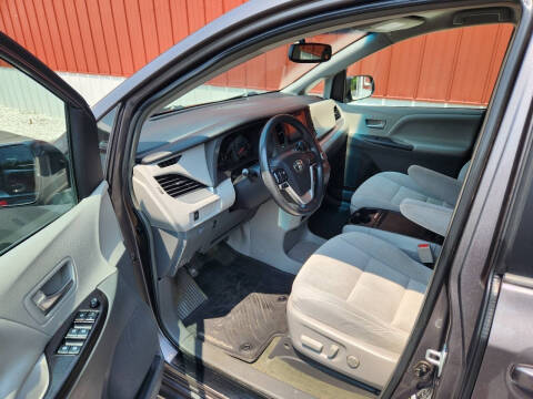 2015 Toyota Sienna LE 7-Passenger