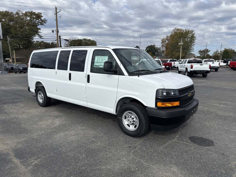 2025 Chevrolet Express LS 3500
