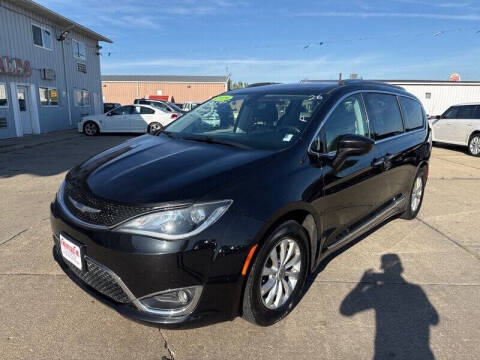 2019 Chrysler Pacifica for sale at De Anda Auto Sales in South Sioux City NE