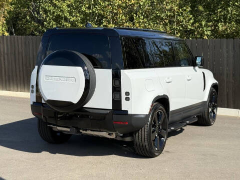 2026 Land Rover Defender 110 P300 S