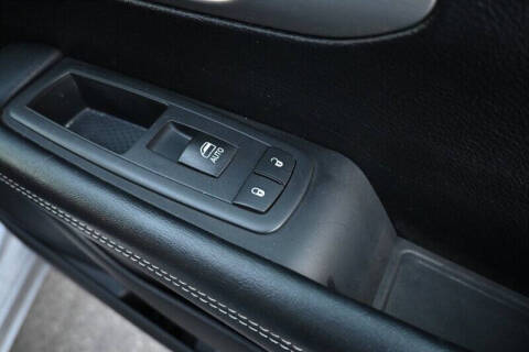 2020 Chrysler Pacifica Hybrid Limited Red S