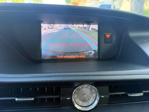 2013 Lexus ES 300h