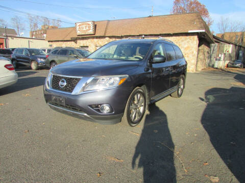 2014 Nissan Pathfinder for sale at Nutmeg Auto Wholesalers Inc in East Hartford CT