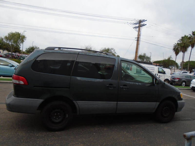 2002 Toyota Sienna CE