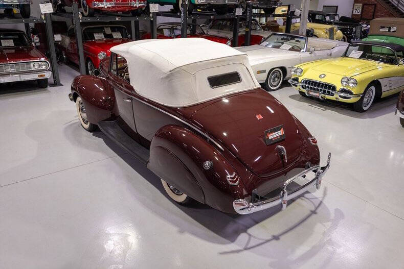 1940 Ford Deluxe