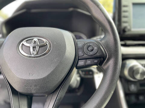2019 Toyota RAV4 LE