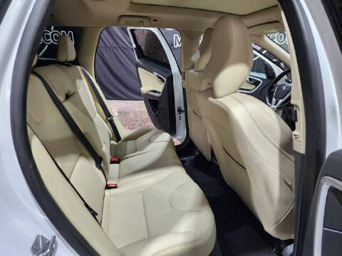 2017 Volvo XC60 T6 Dynamic