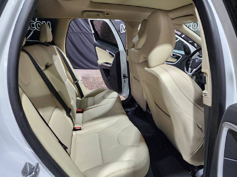 2017 Volvo XC60 T6 Dynamic