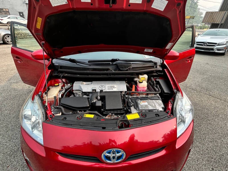 2010 Toyota Prius III